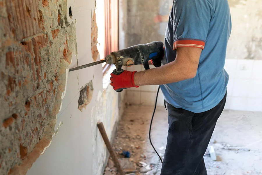 Cracked Wall / Structural